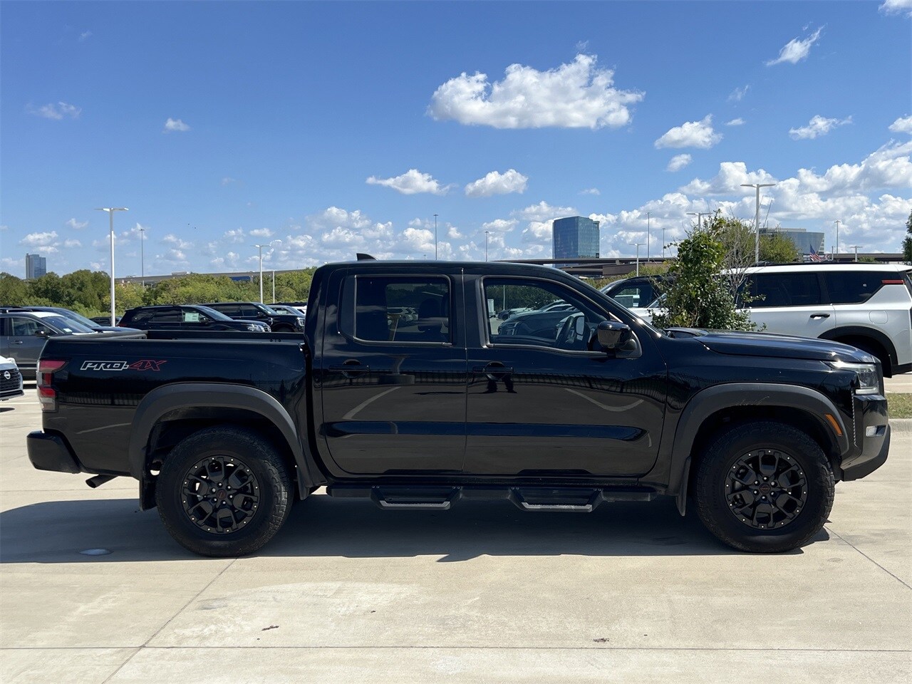 2023 Nissan Frontier PRO-4X photo 3