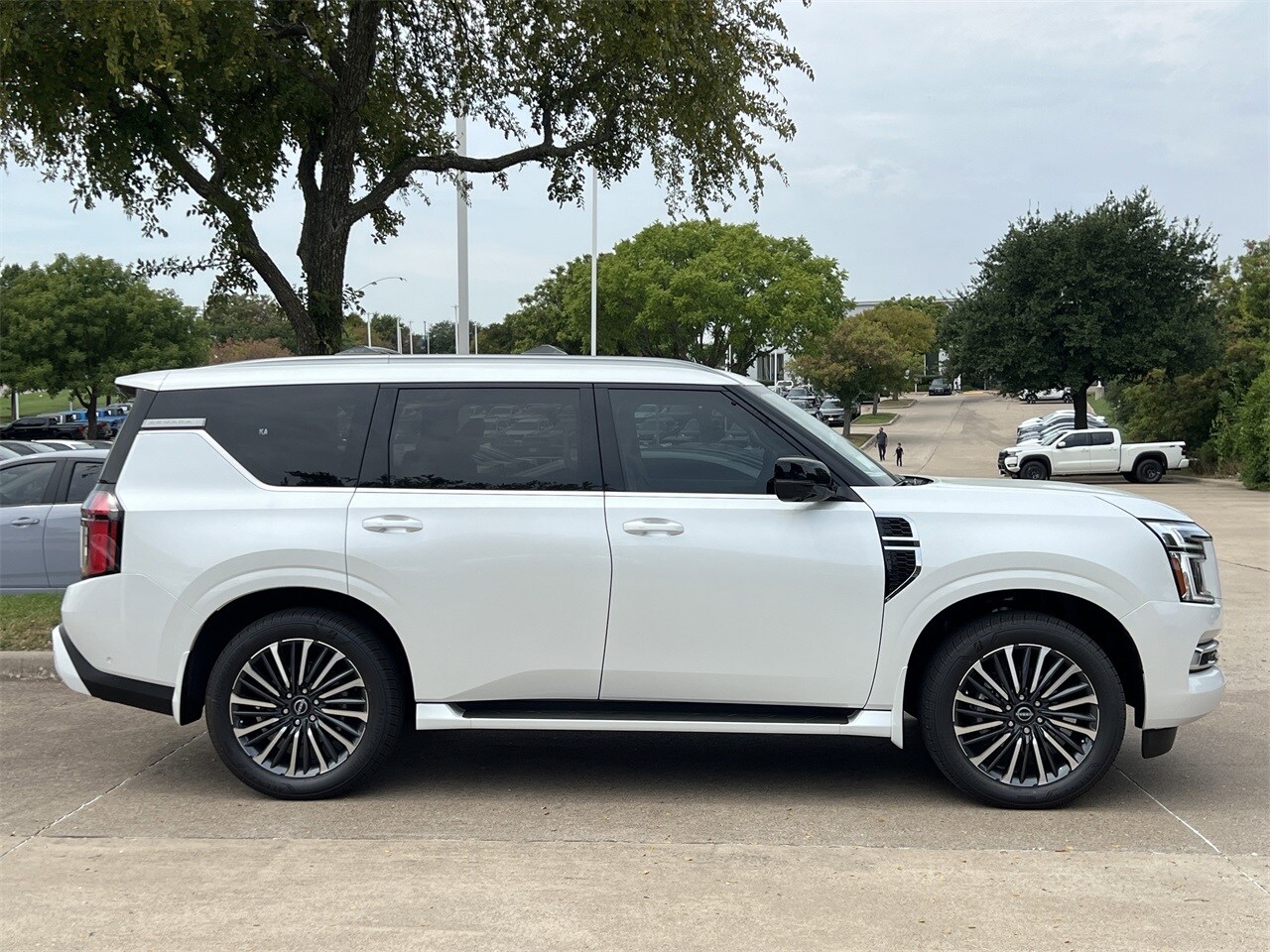 2026 Nissan Armada Platinum Reserve photo 2