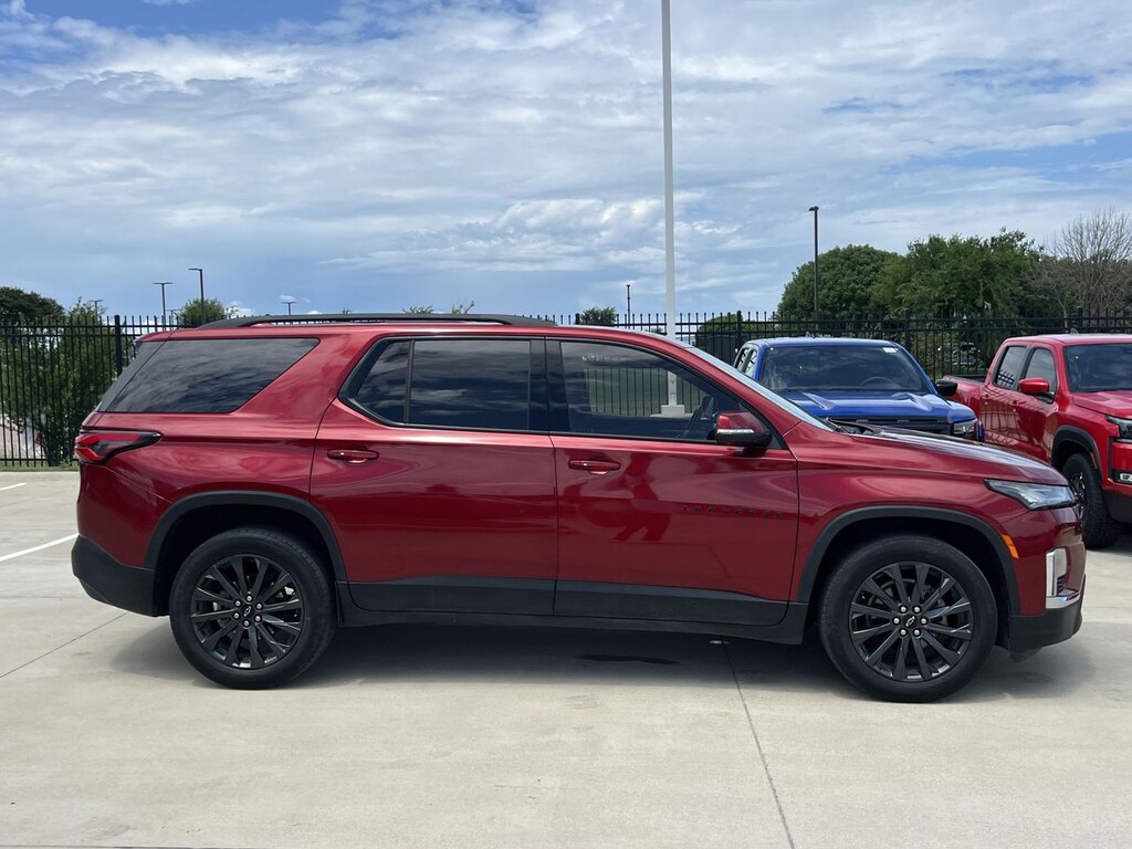 Used 2023 Chevrolet Traverse RS SUV