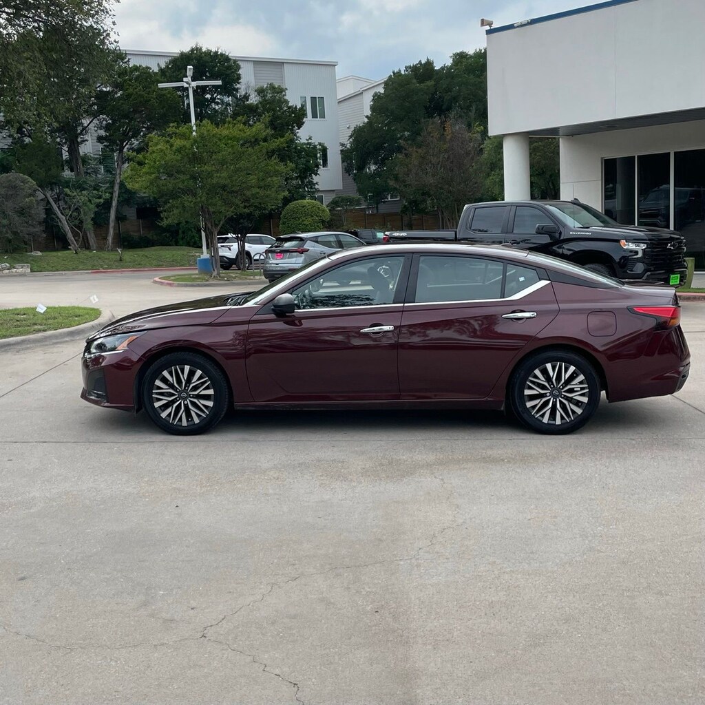Used 2024 Nissan Altima 2.5 SV Sedan