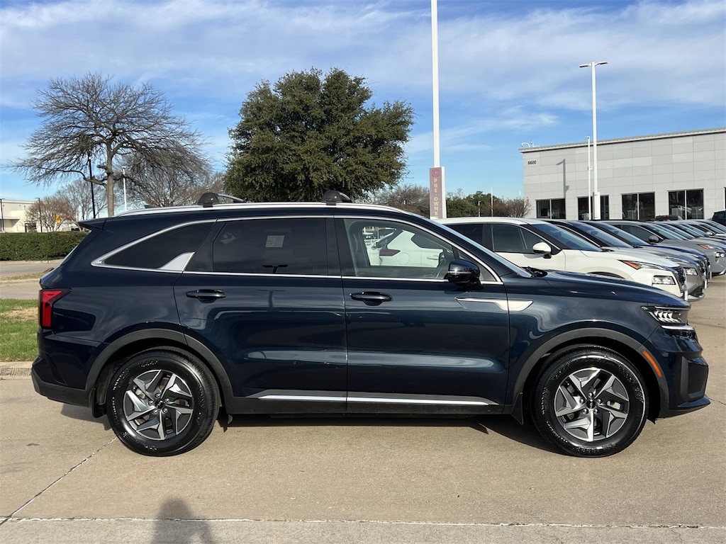 Used 2022 Kia Sorento Hybrid S SUV
