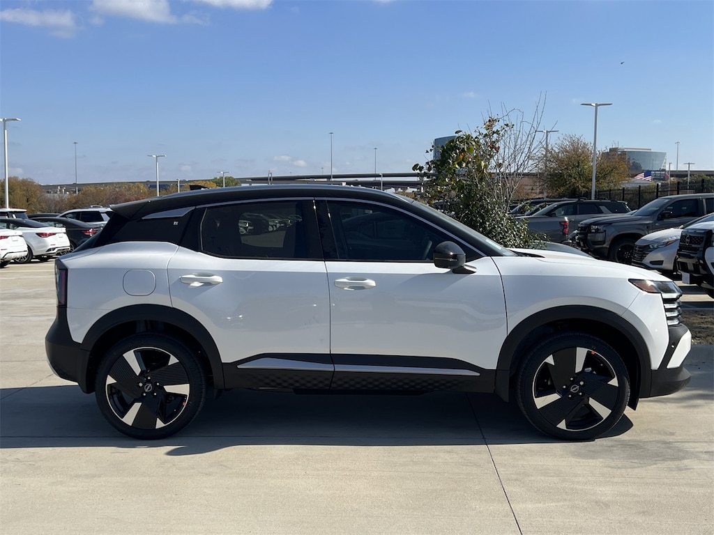 New 2026 Nissan Kicks SR SUV