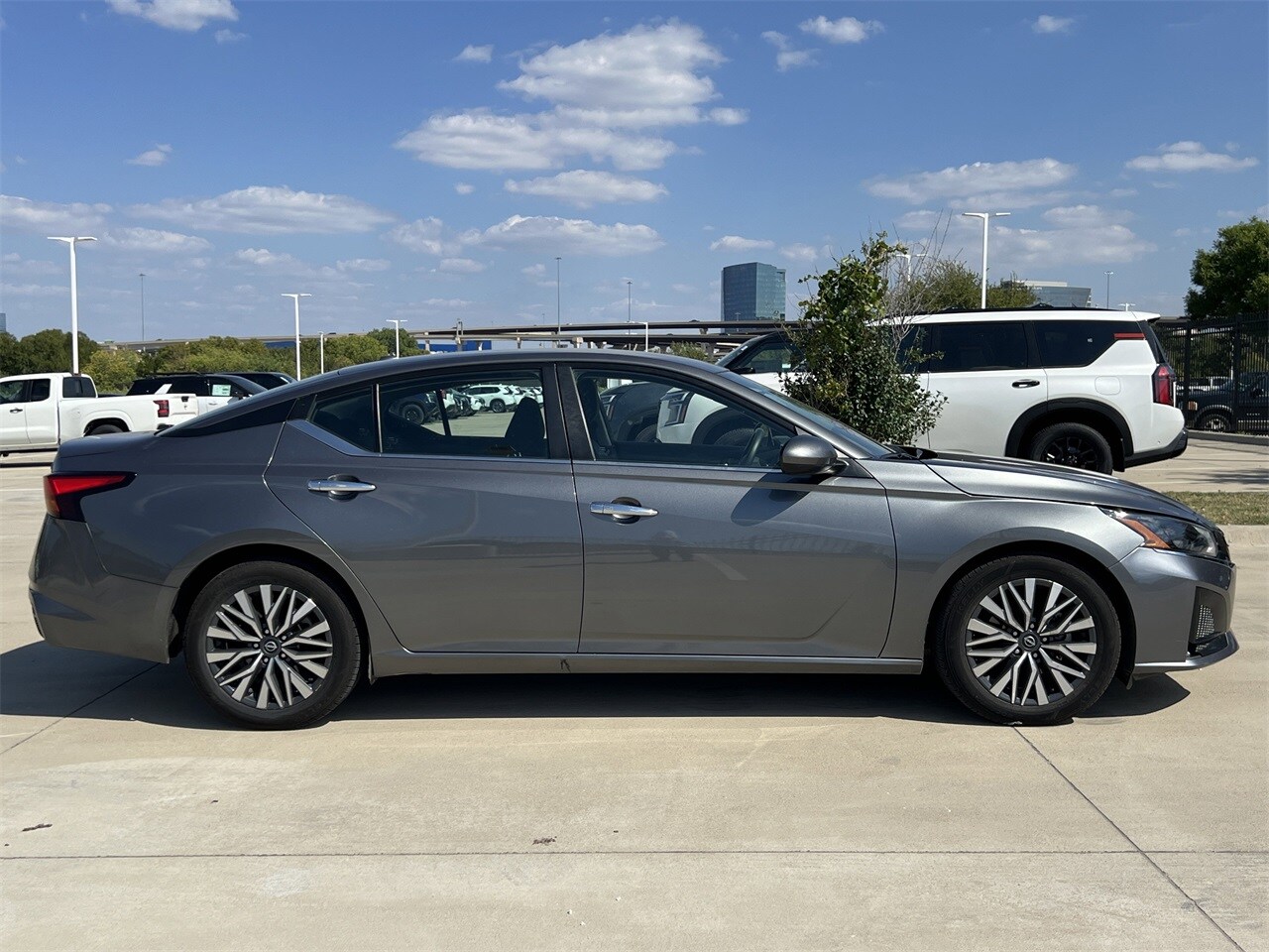 2023 Nissan Altima SV photo 3