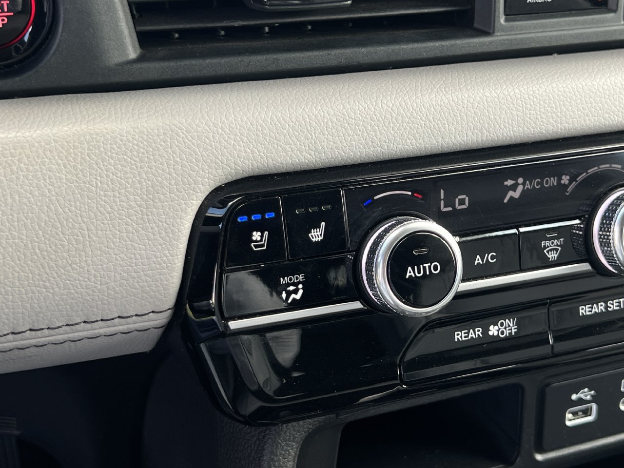 2023 Honda Pilot Elite - Photo 17