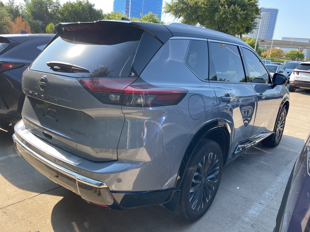 2024 Nissan Rogue Platinum photo 4