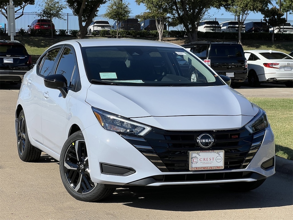 New 2025 Nissan Versa 1.6 SR Sedan