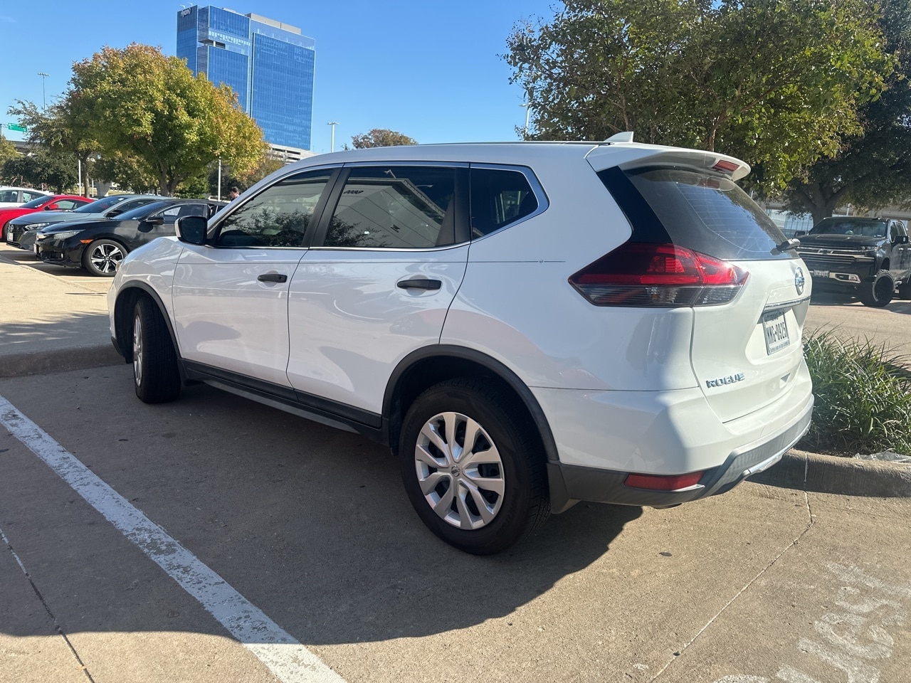 2019 Nissan Rogue S photo 3