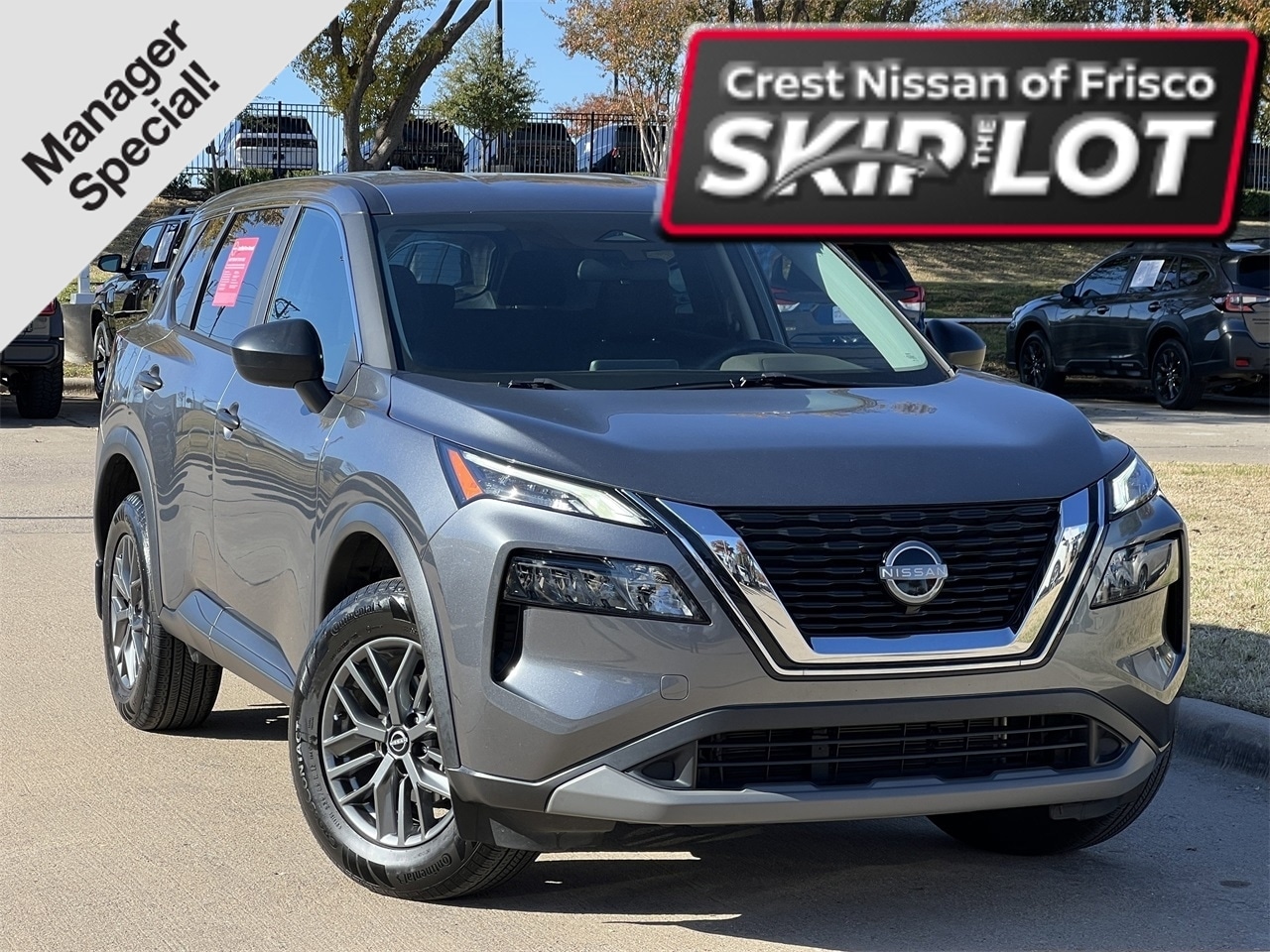 2023 Nissan Rogue S's photo