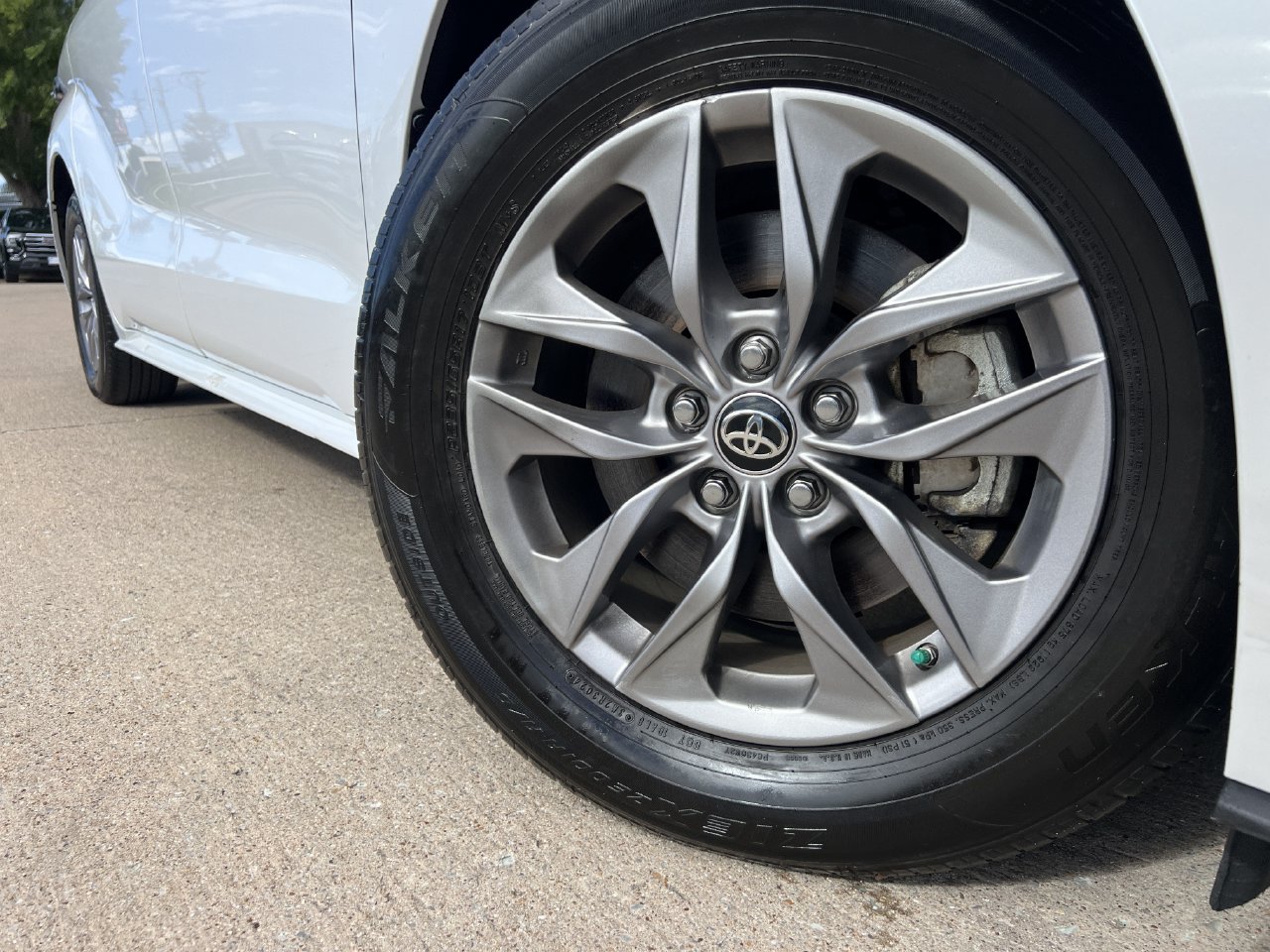 2023 Toyota Sienna 6