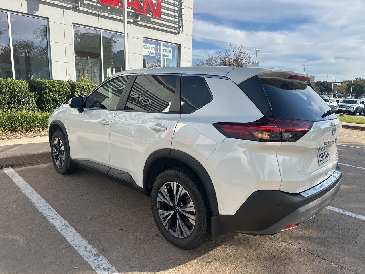 2023 Nissan Rogue SV photo 4