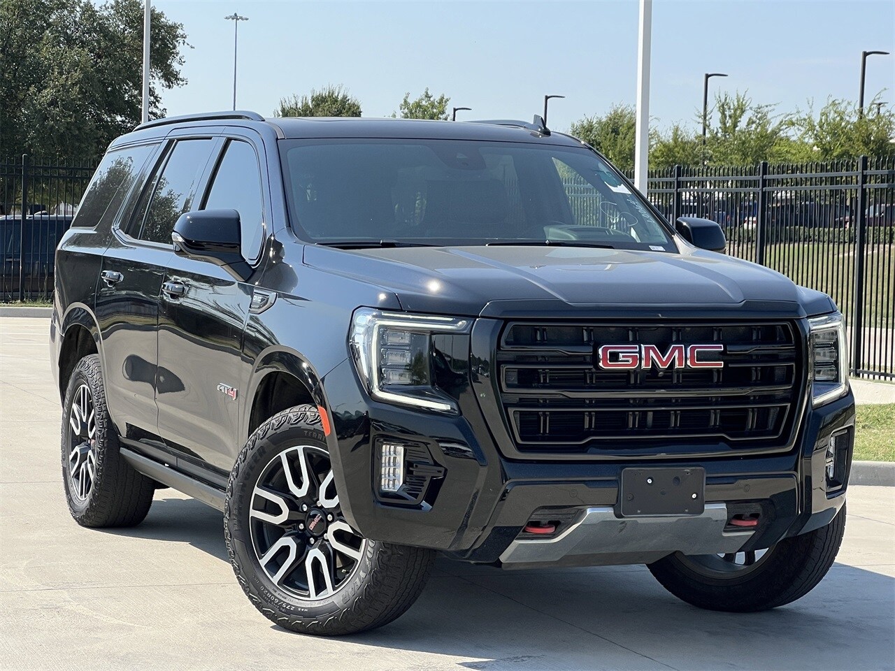 2024 Gmc Yukon AT4 photo 2