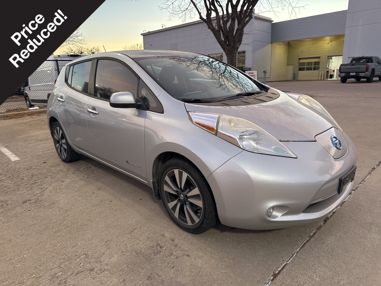 2016 Nissan LEAF SV's photo