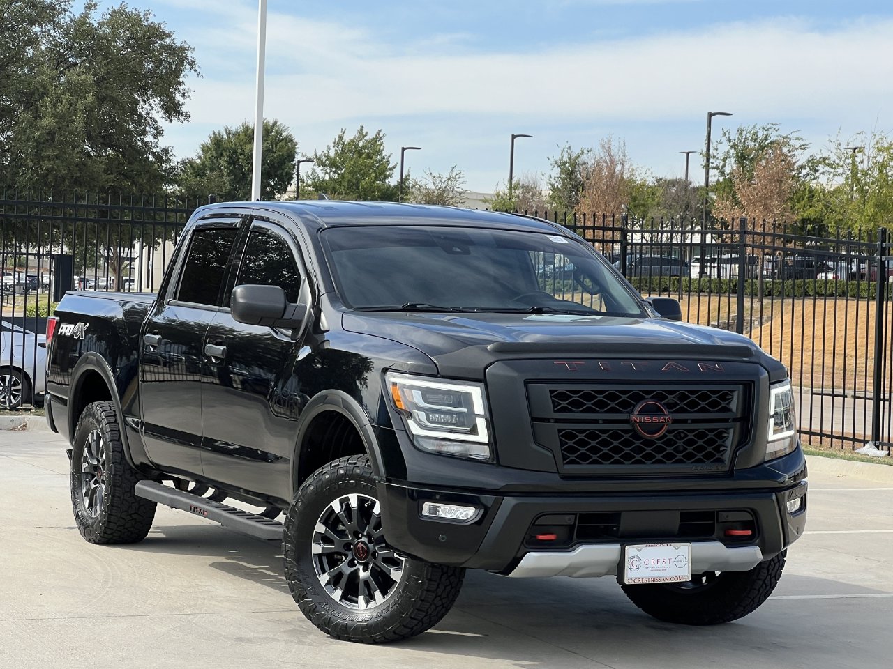 2023 Nissan Titan 2