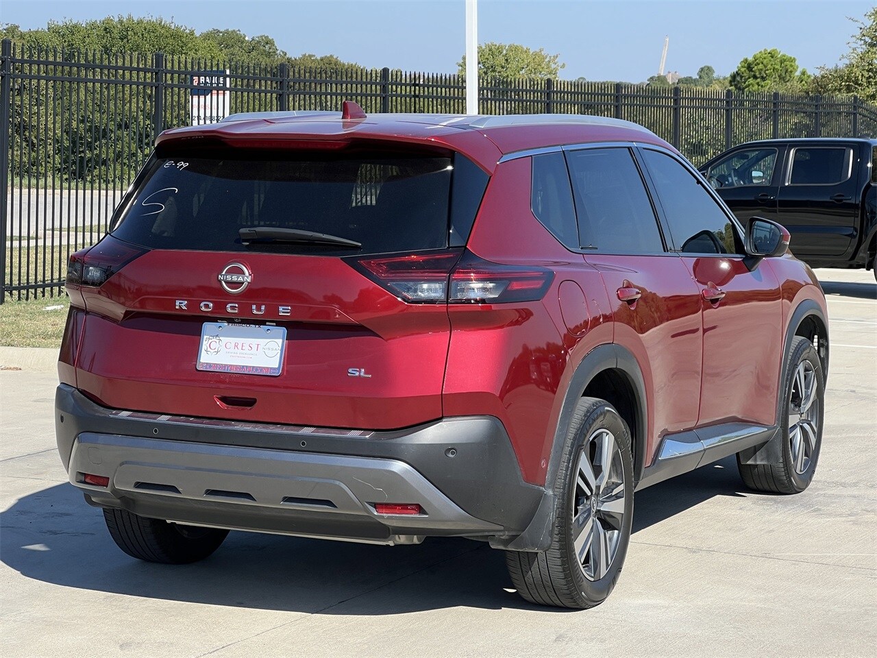 2023 Nissan Rogue SL photo 2