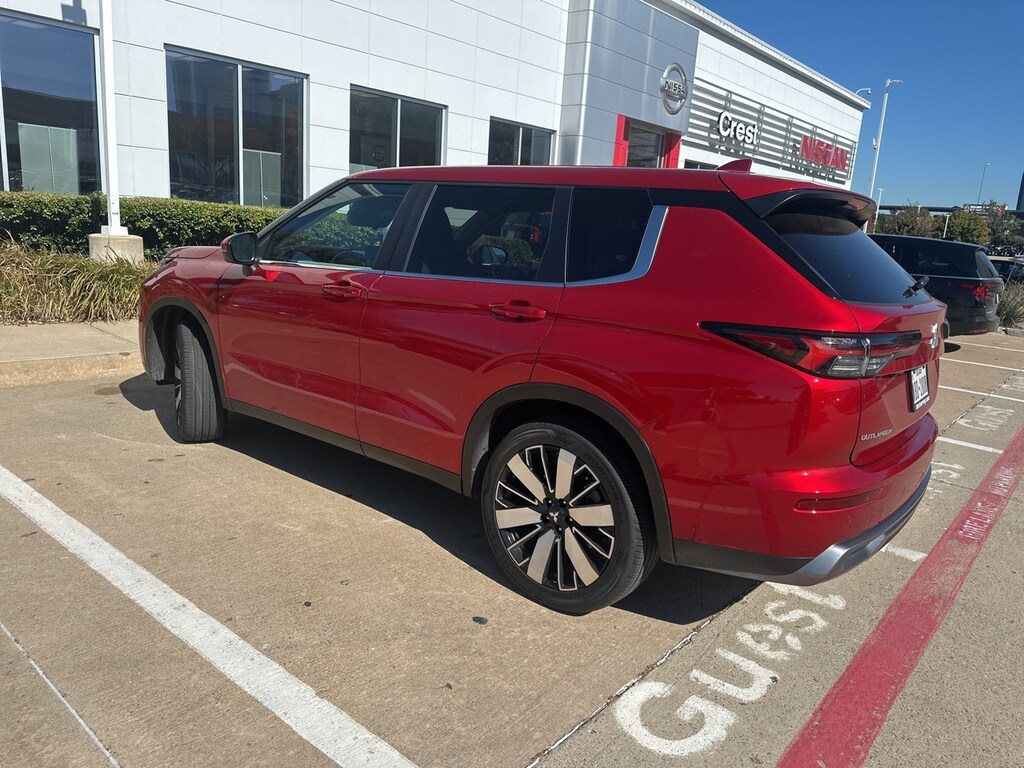 Used 2025 Mitsubishi Outlander SE SUV