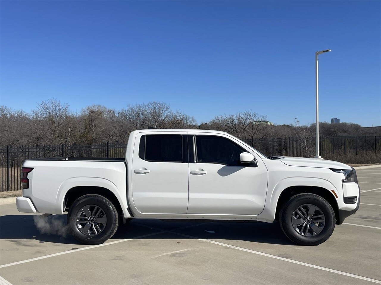 2025 Nissan Frontier SV photo 4