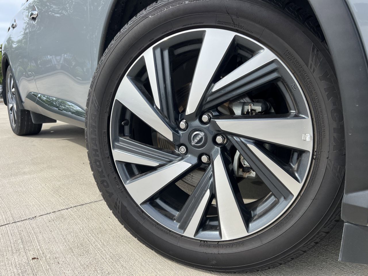 View vehicle photo 7