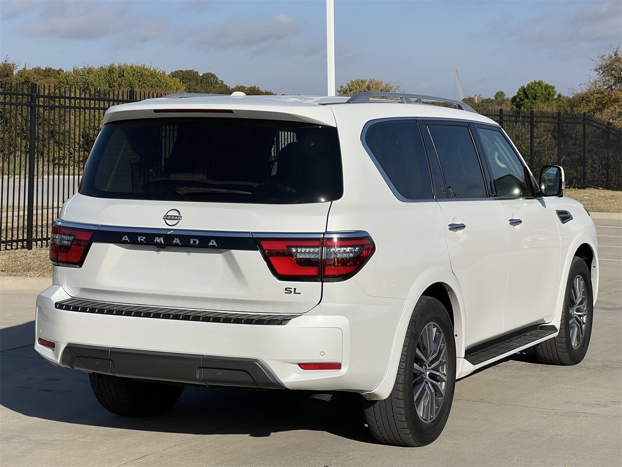 2024 Nissan Armada SL photo 4