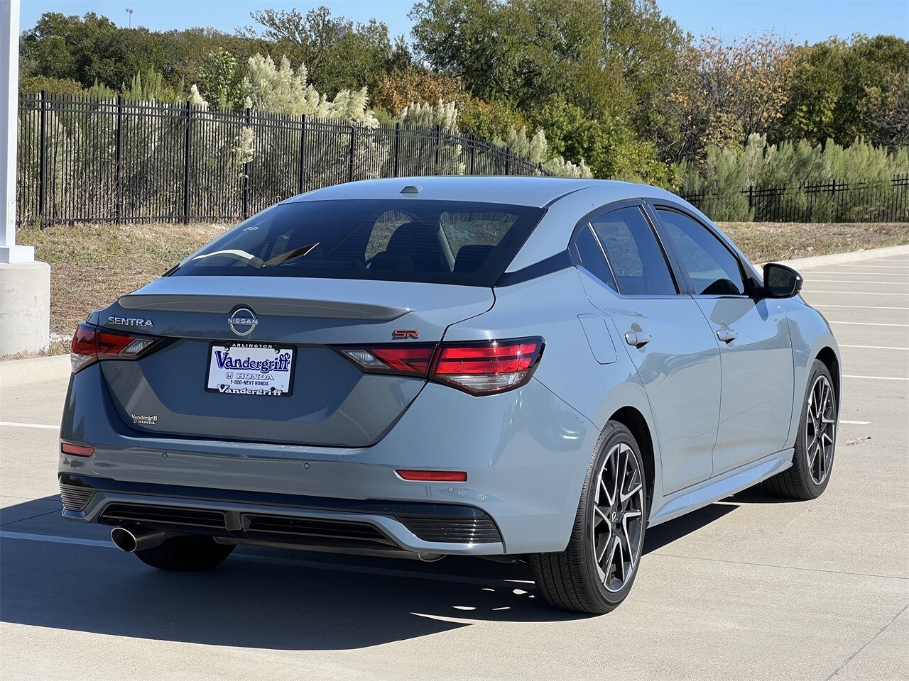 2024 Nissan Sentra SR photo 4