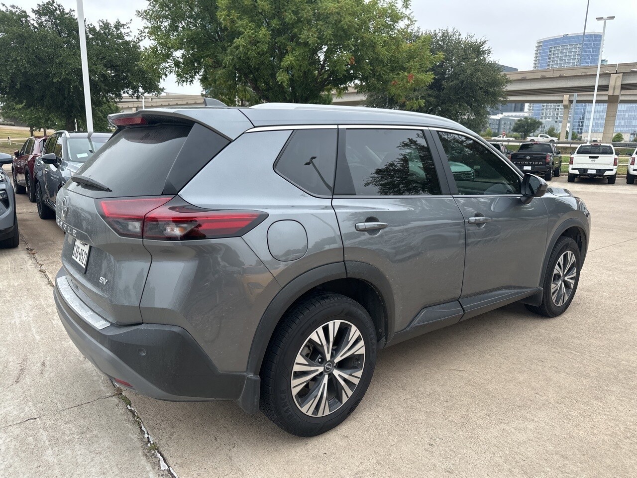 2023 Nissan Rogue SV photo 3