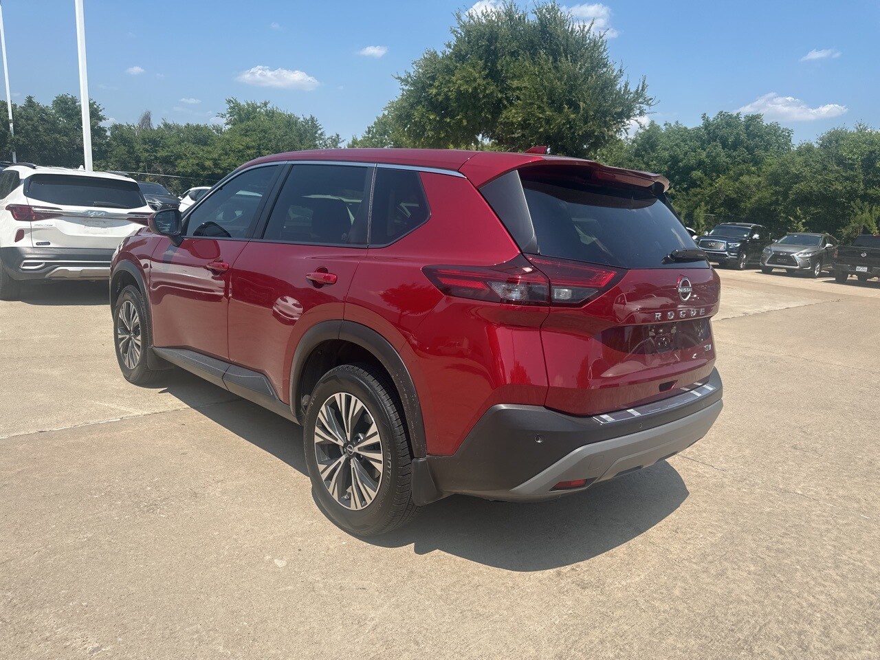 2023 Nissan Rogue SV photo 3