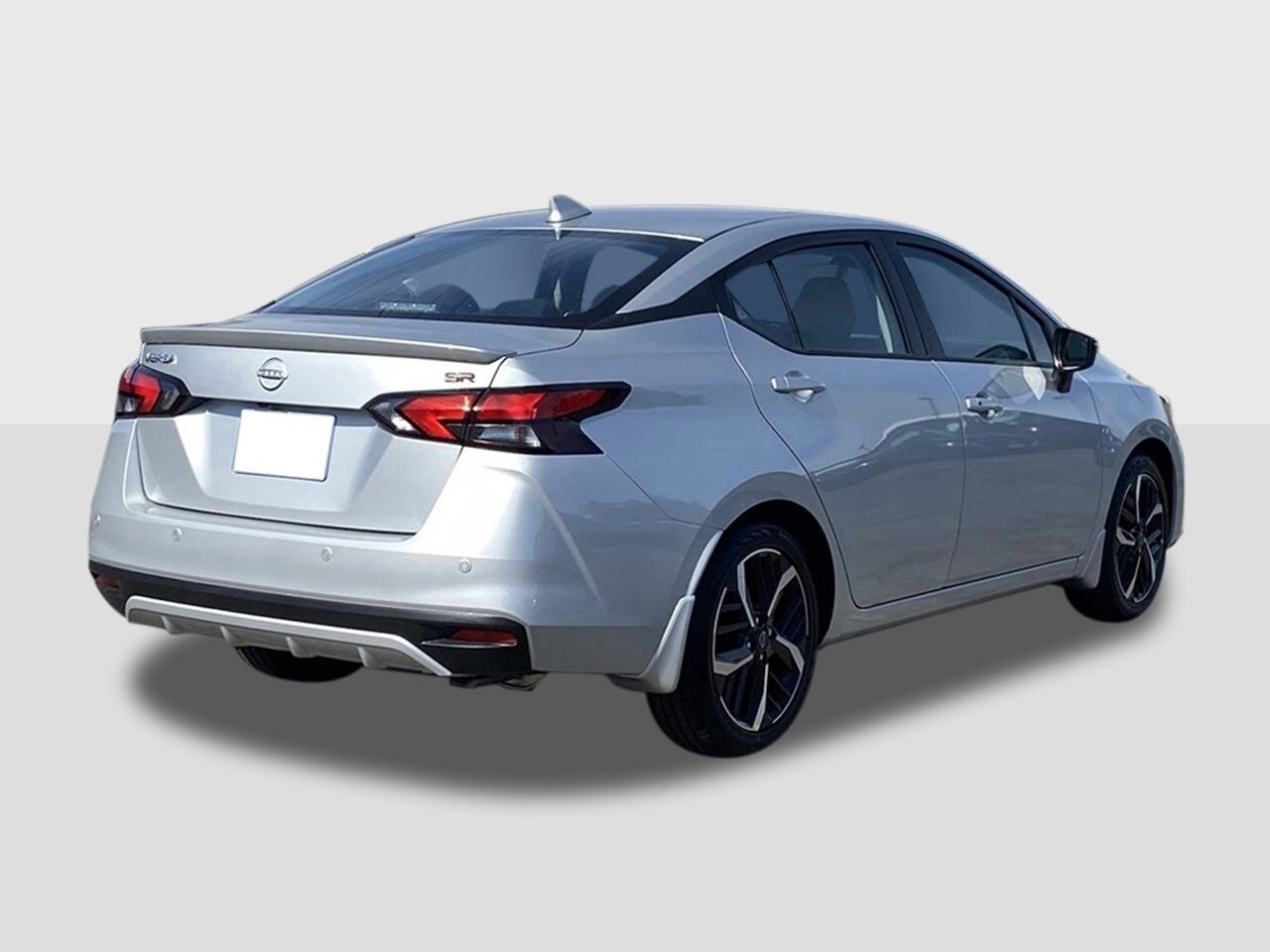 2025 Nissan Versa SR photo 4