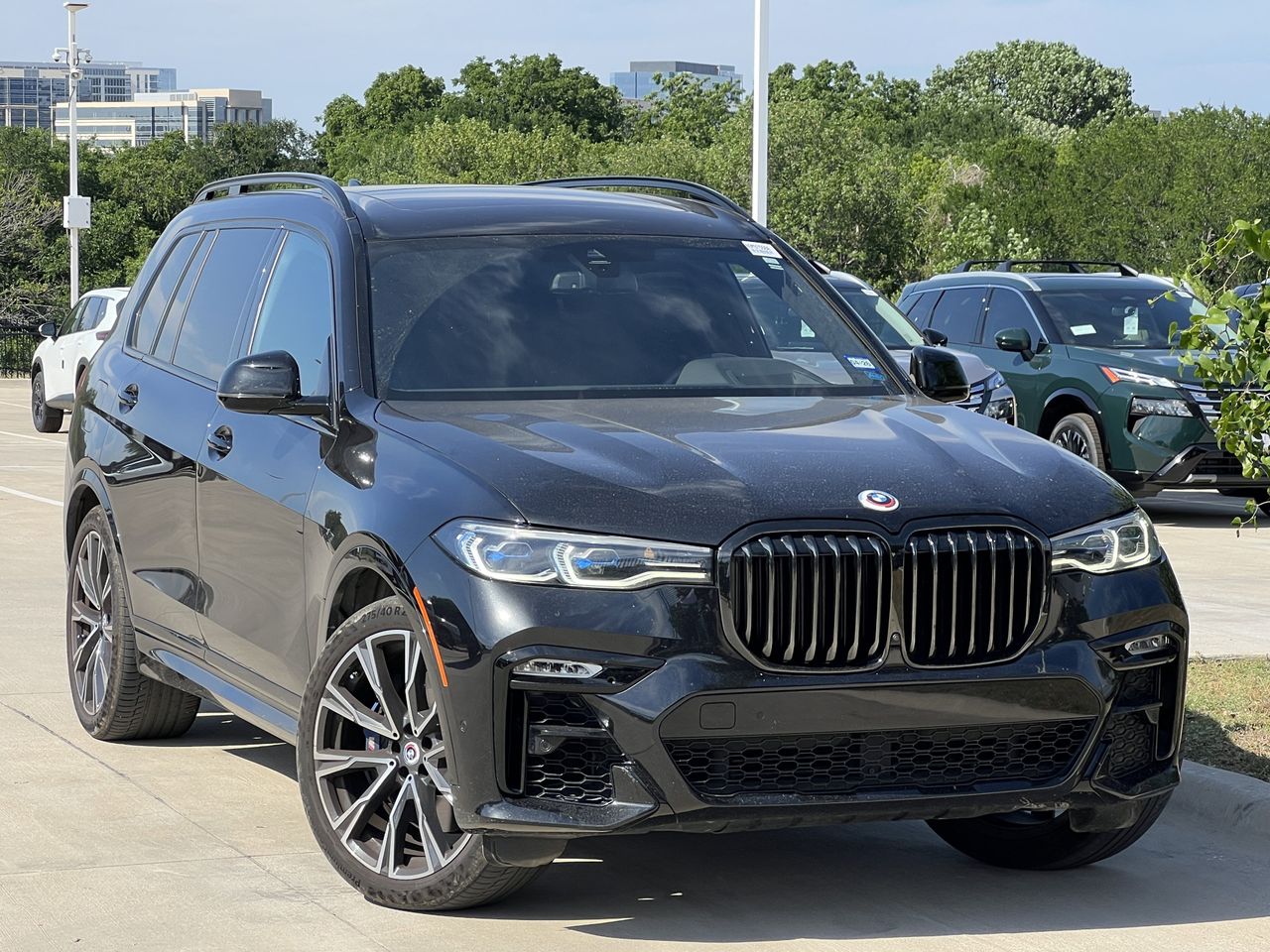 2022 BMW X7 M50i's photo