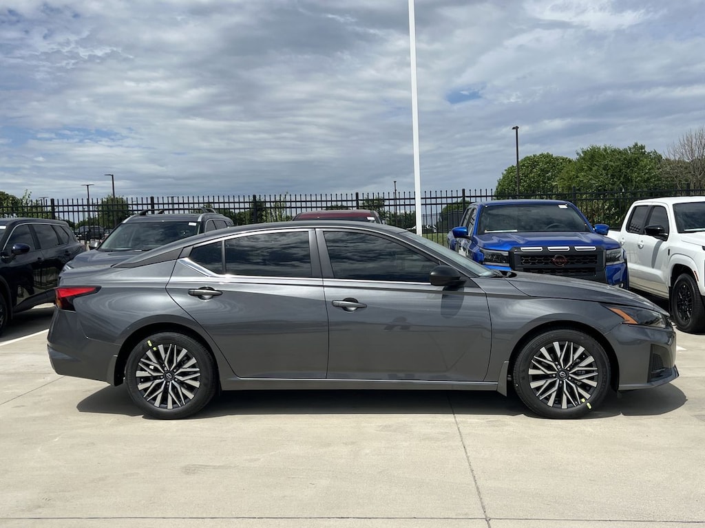New 2026 Nissan Altima SV Sedan
