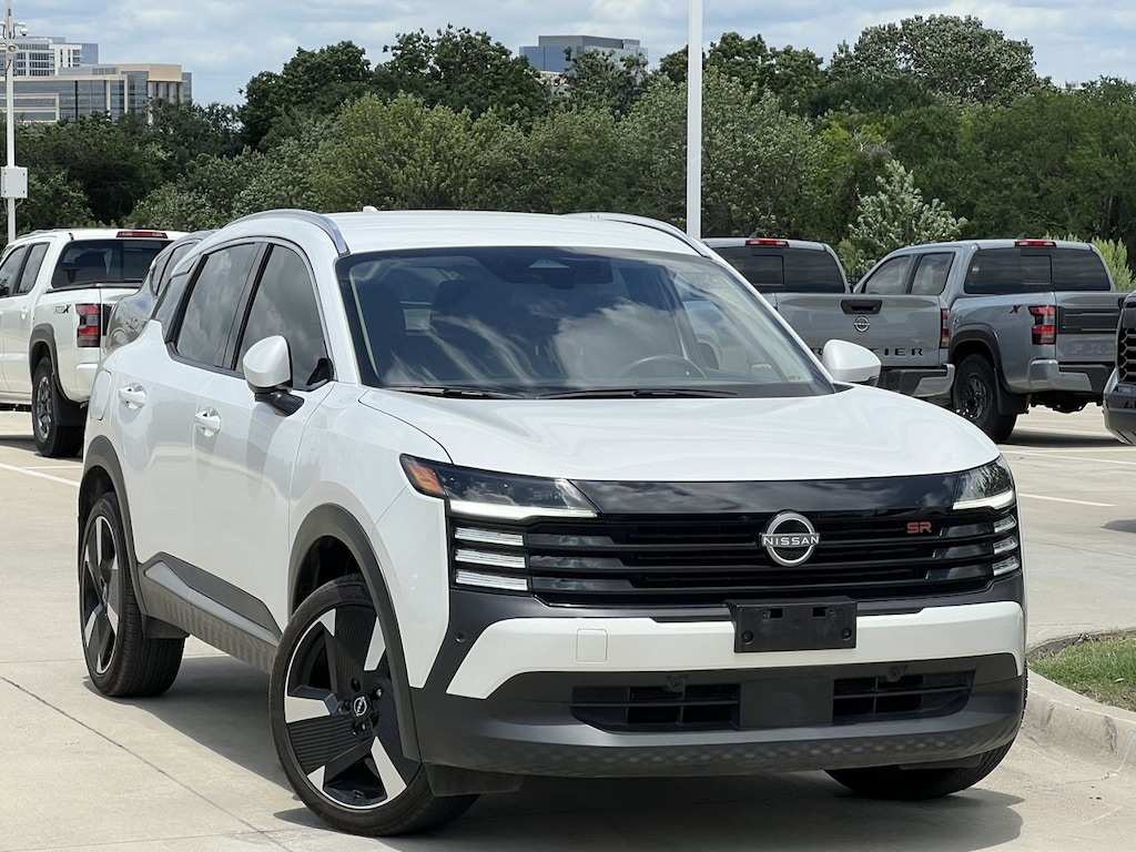 Used 2025 Nissan Kicks SR SUV