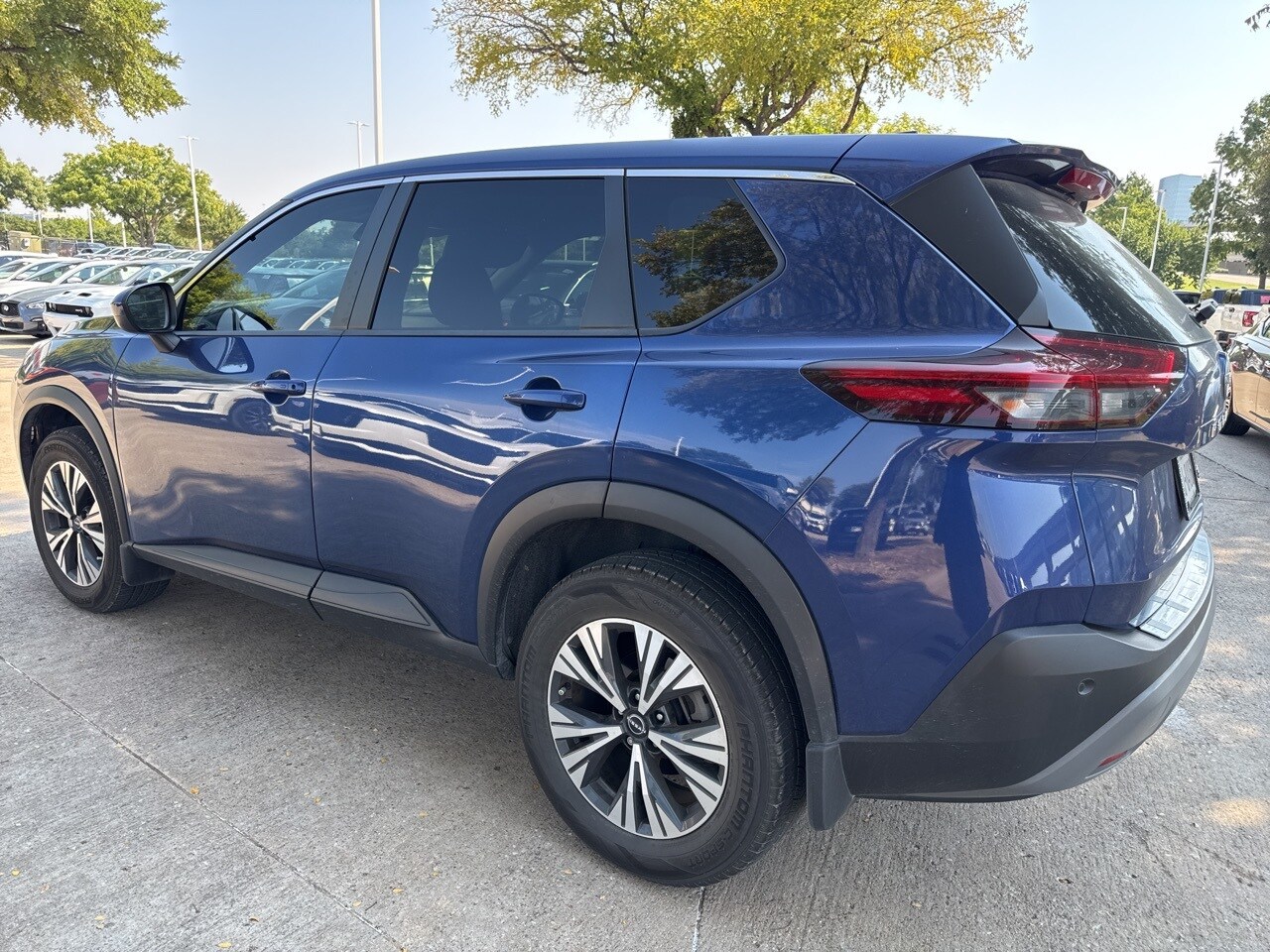 2023 Nissan Rogue SV photo 4