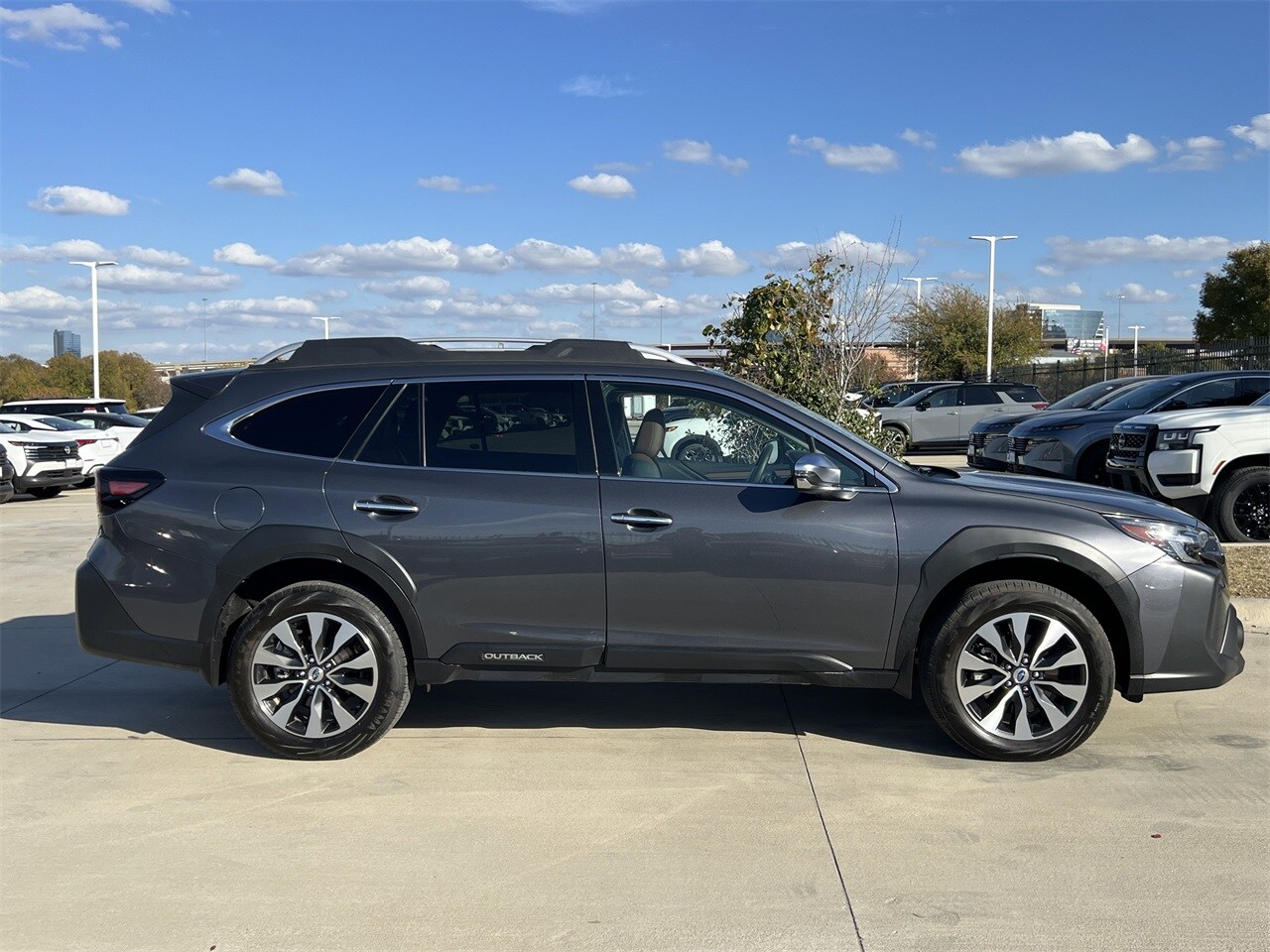 2025 Subaru Outback Touring XT photo 3