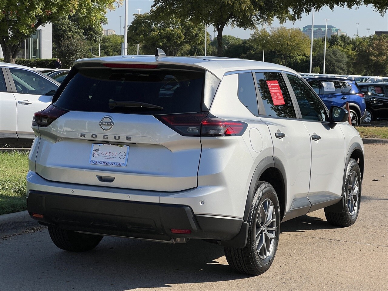2025 Nissan Rogue S photo 4