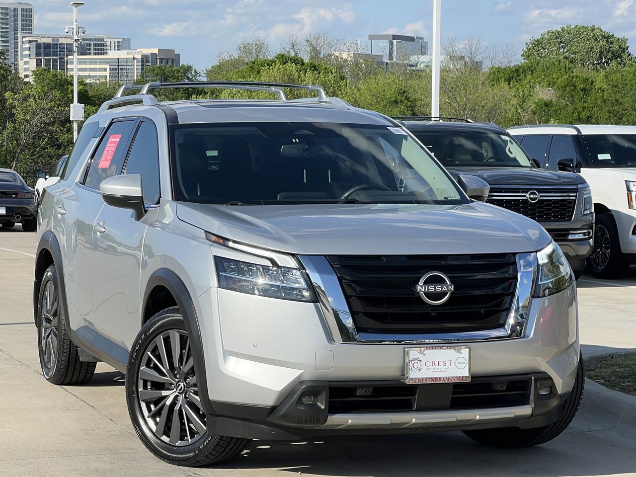 View vehicle photo 2