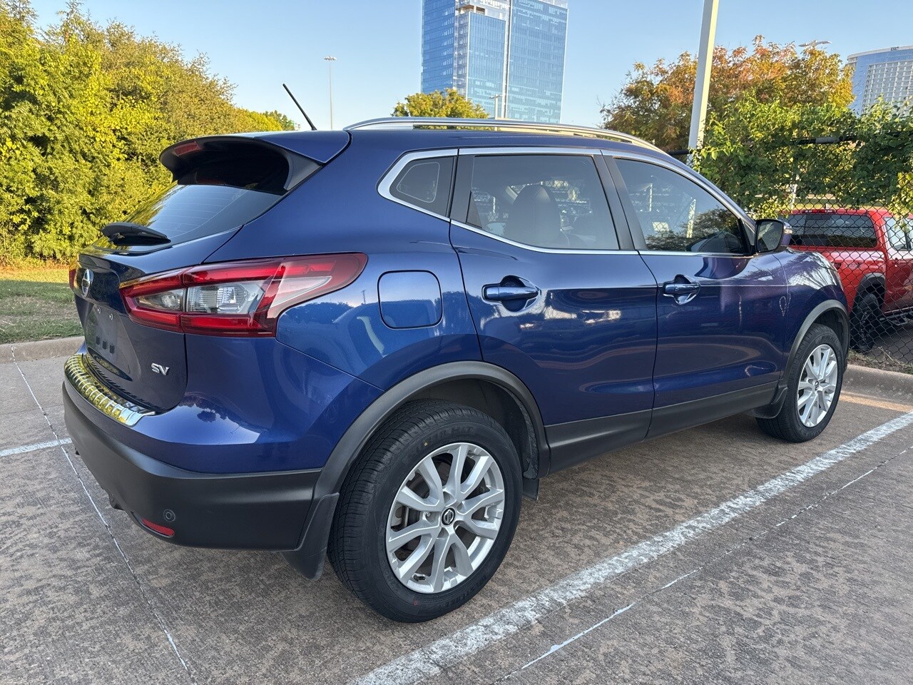 2022 Nissan Rogue Sport SV photo 2