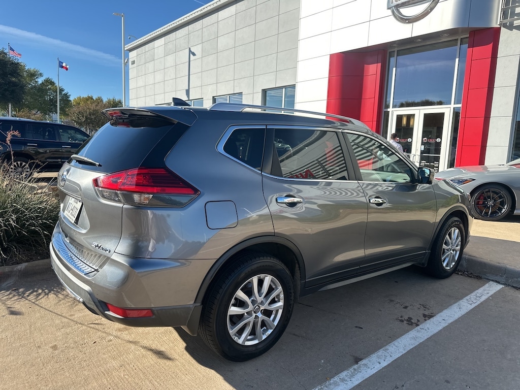 Used 2017 Nissan Rogue SV SUV