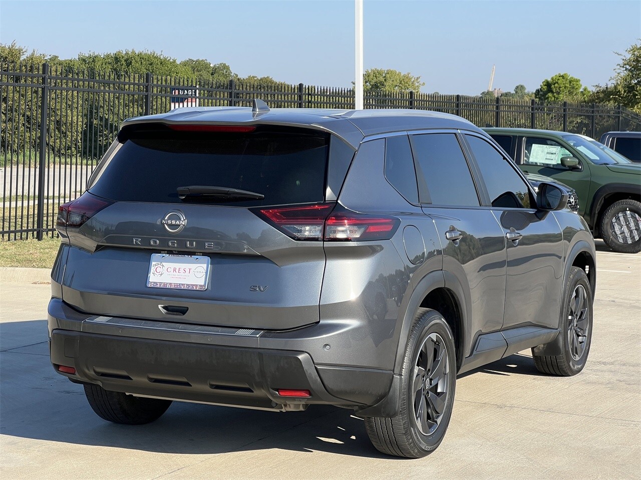 2024 Nissan Rogue SV photo 4