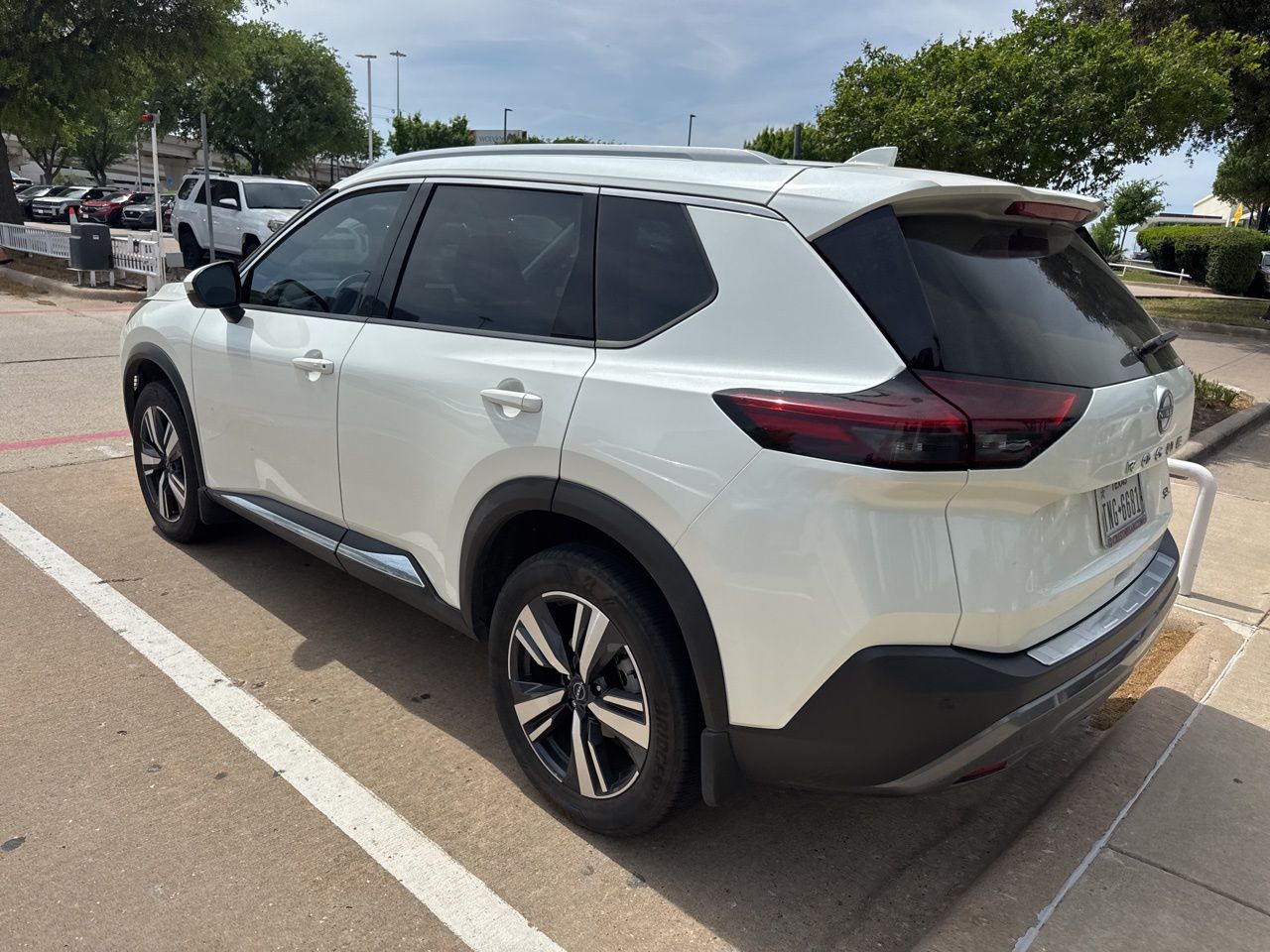 View vehicle photo 2