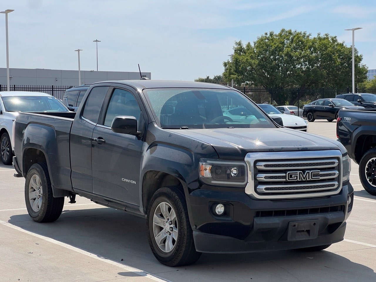 Onyx Black 2016 GMC Canyon Pickup Truck 4X2 6-Speed Automatic