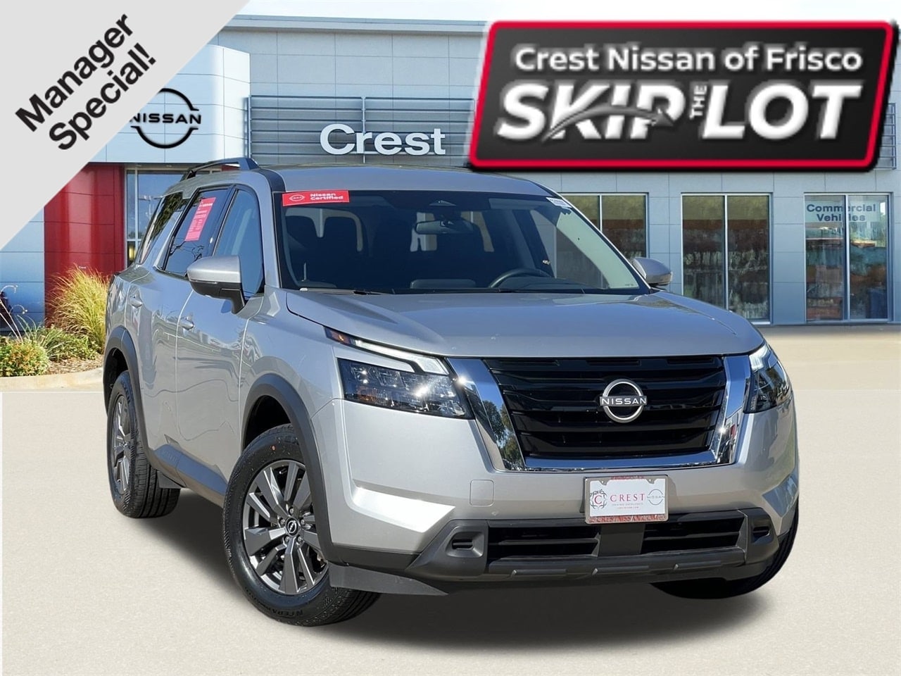 2024 Nissan Pathfinder SV