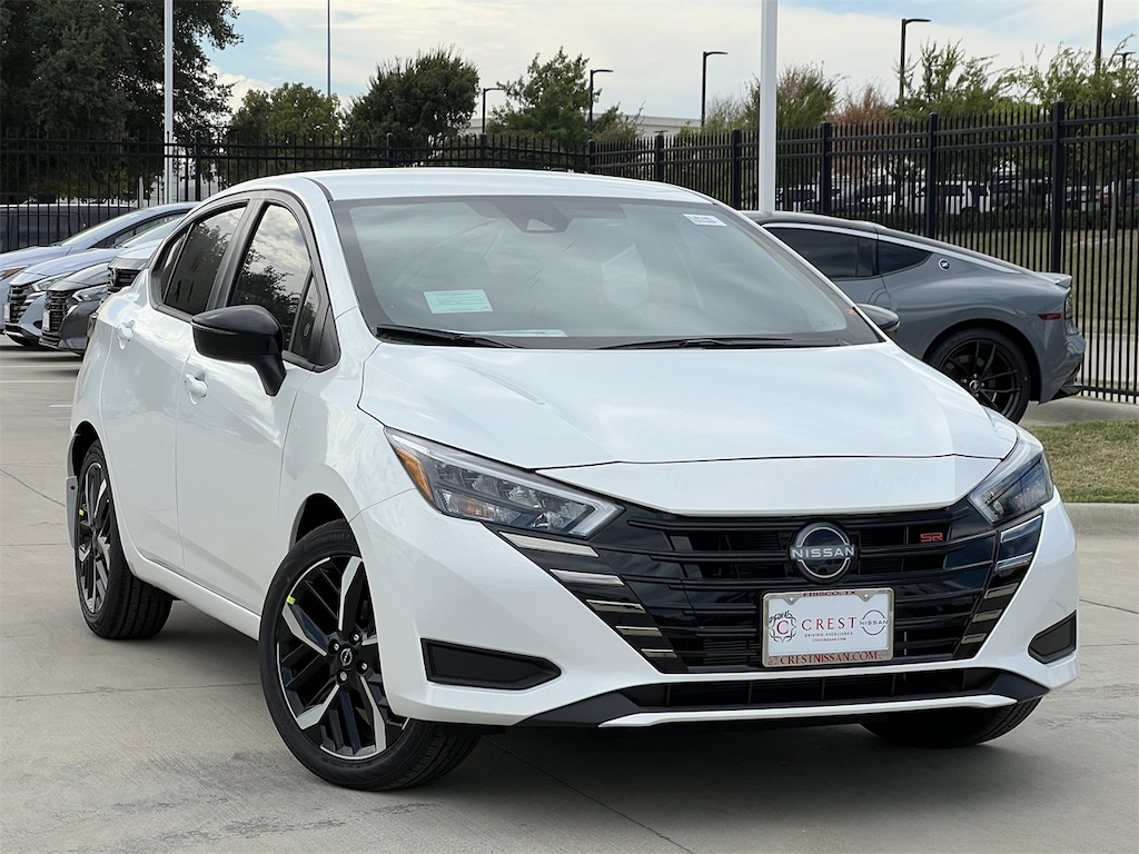 New 2025 Nissan Versa 1.6 SR Sedan