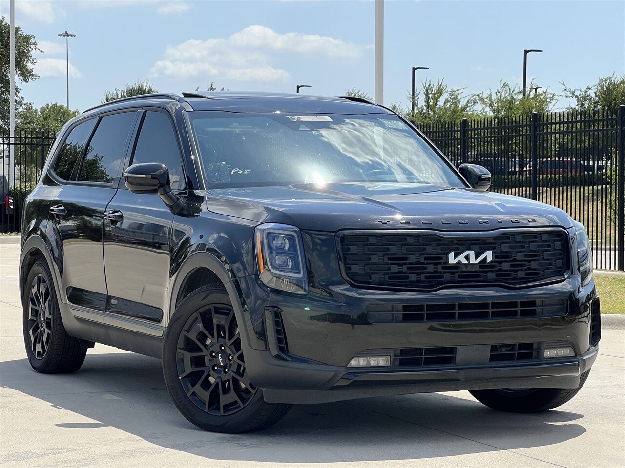 2022 Kia Telluride SX Nightfall Edition Prestige photo 2