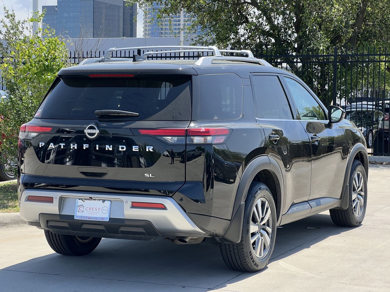 View vehicle photo 4