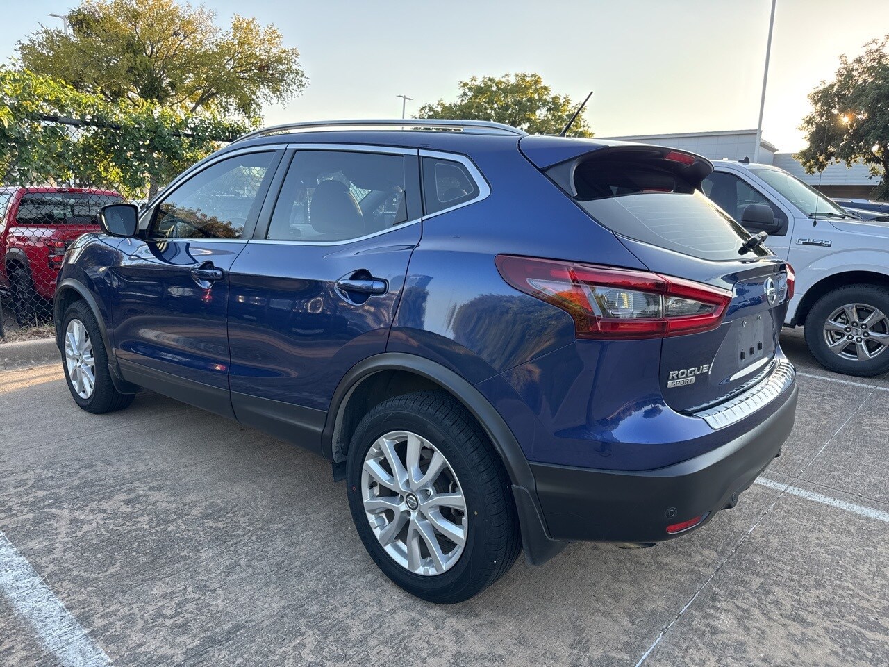 2022 Nissan Rogue Sport SV photo 3