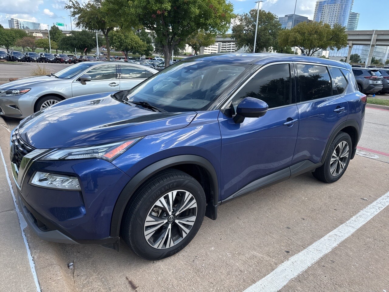 2021 Nissan Rogue SV photo 2