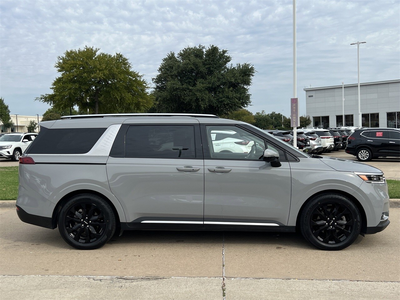 2023 Kia Carnival SX Prestige photo 3