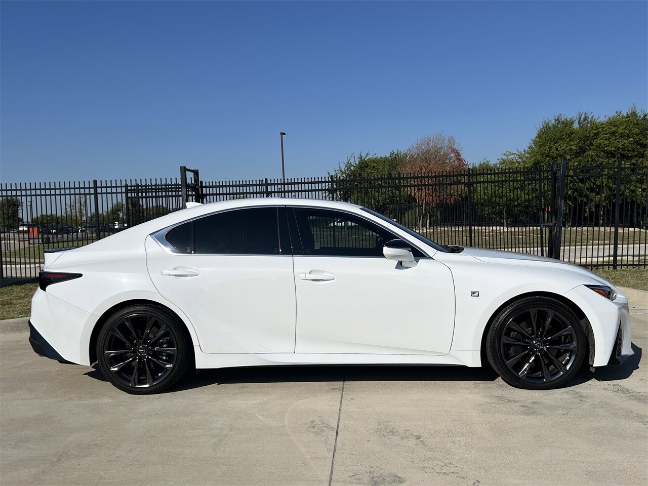 2023 Lexus IS 350 F SPORT photo 3