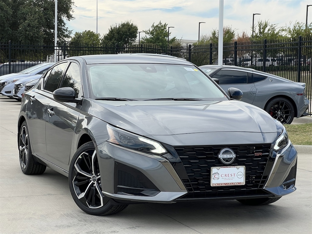 New 2025 Nissan Altima SR Sedan