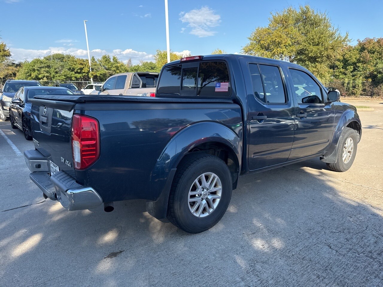 2015 Nissan Frontier SV photo 3