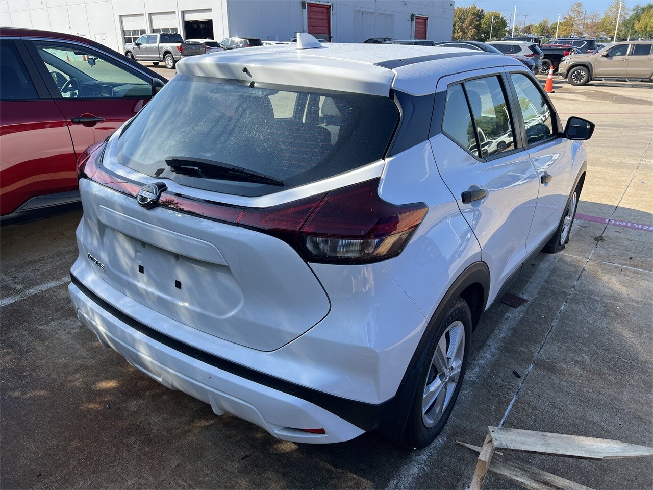 2023 Nissan Kicks S photo 3