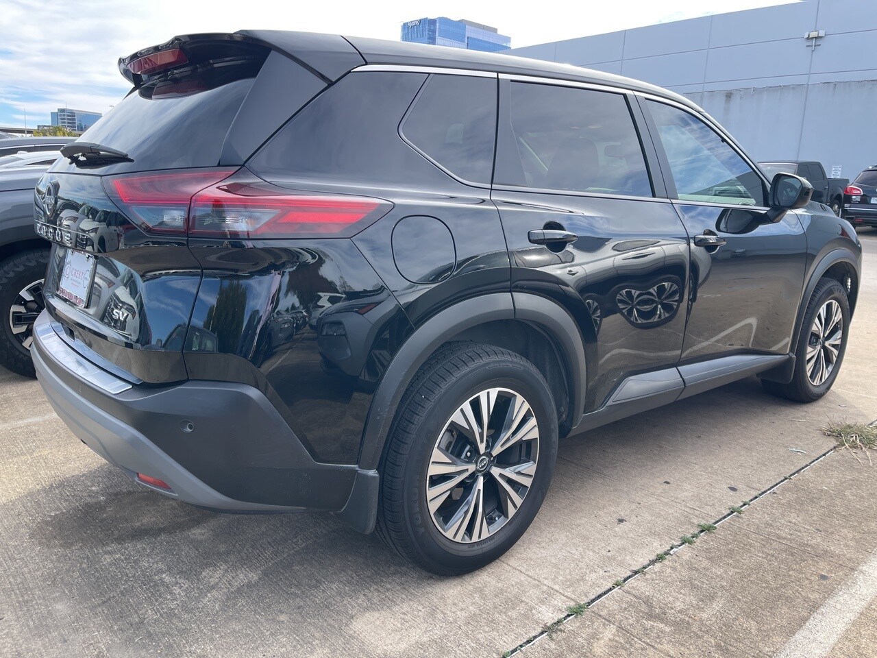 2023 Nissan Rogue SV photo 4